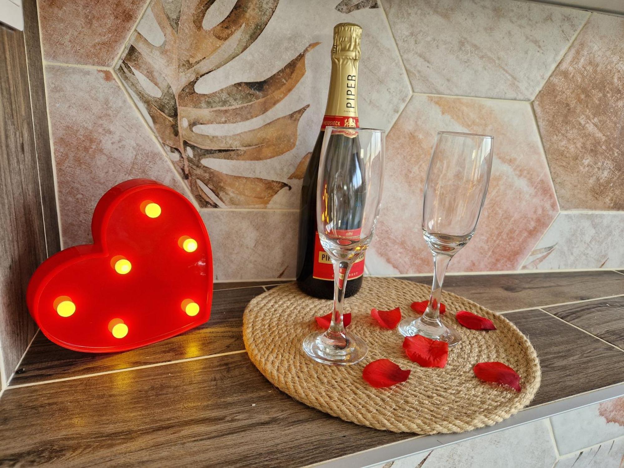 Atoumo Appartement Love Jacuzzi & Jardin Disneyland Paris Quincy-Voisins Екстериор снимка